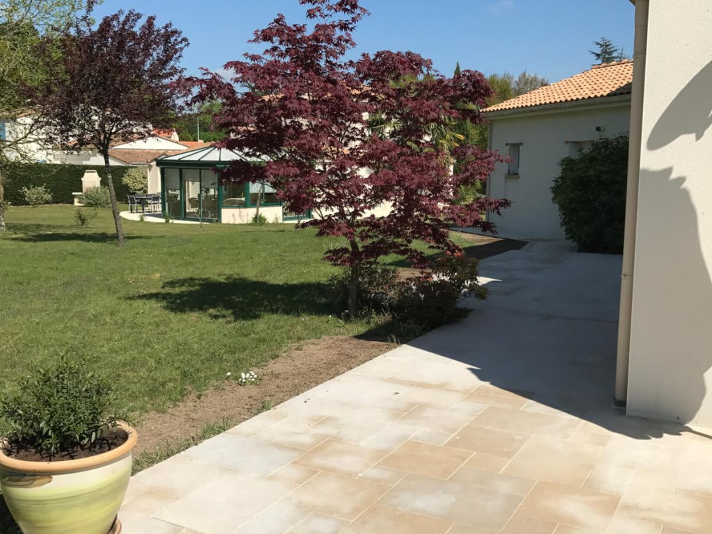 Avant Apres Prendre Possession De La Bande De Terrain Autour De La Maison En Transformant Son Jardin Diaporama Photo